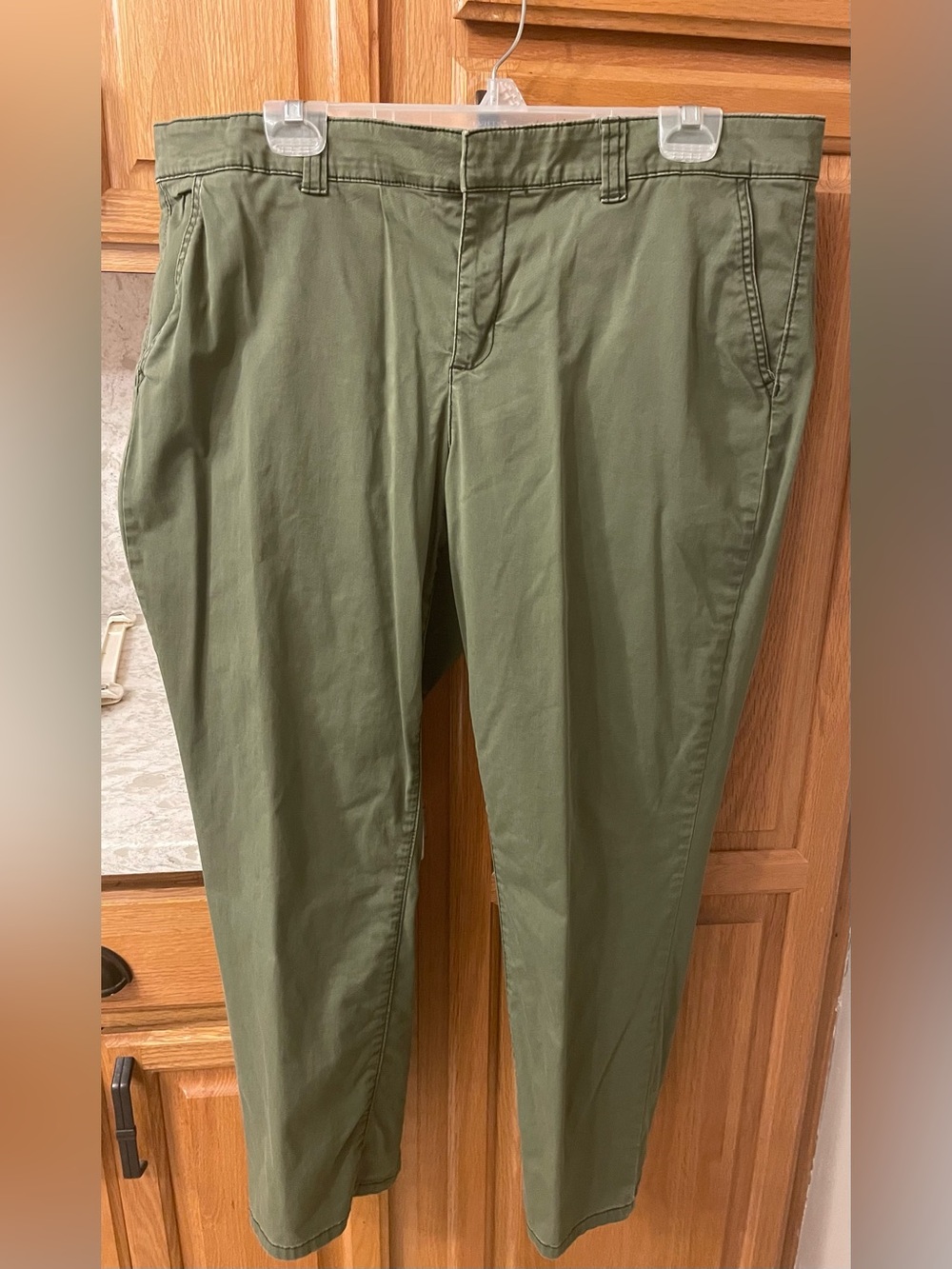 ANA women’s chino in olive green